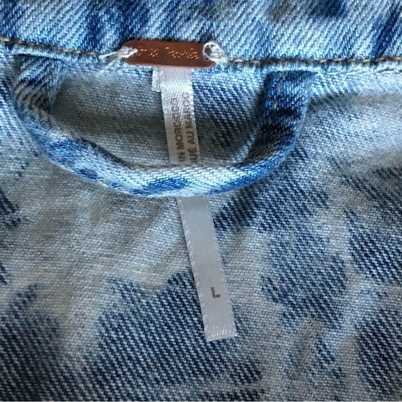 Free People Jones Tie Dye Jean Jacket Large NWT - Picture 5 of 14
